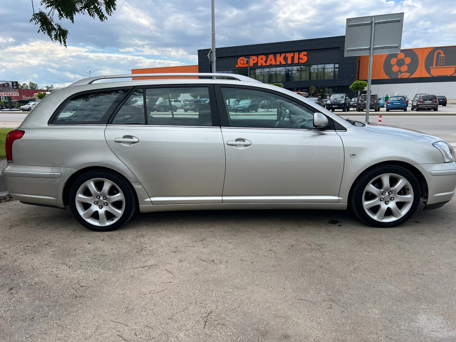 Toyota Avensis 2000 VVT-i, снимка 4 - Автомобили и джипове - 54894480