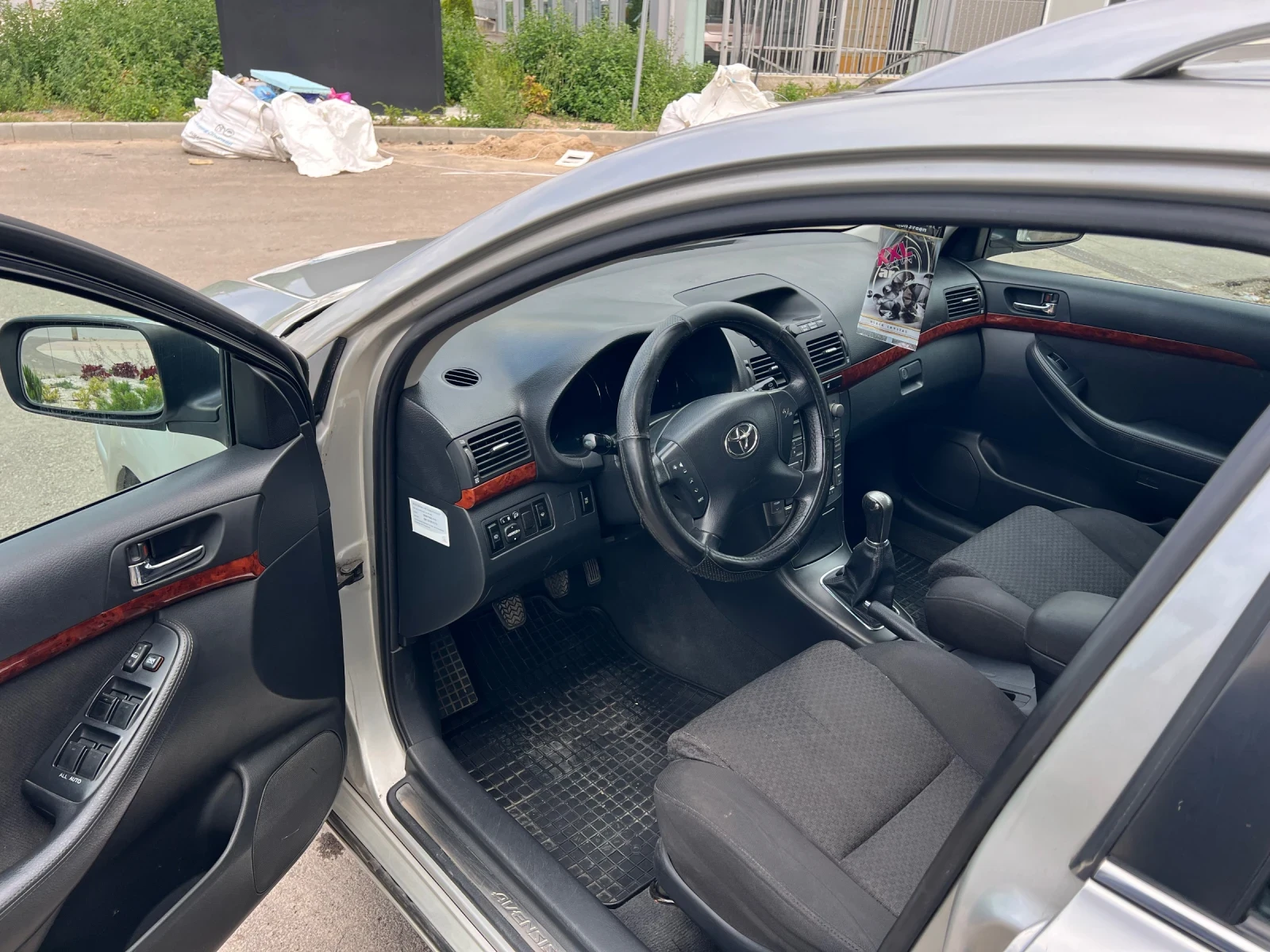 Toyota Avensis 2000 VVT-i, снимка 9 - Автомобили и джипове - 54894480
