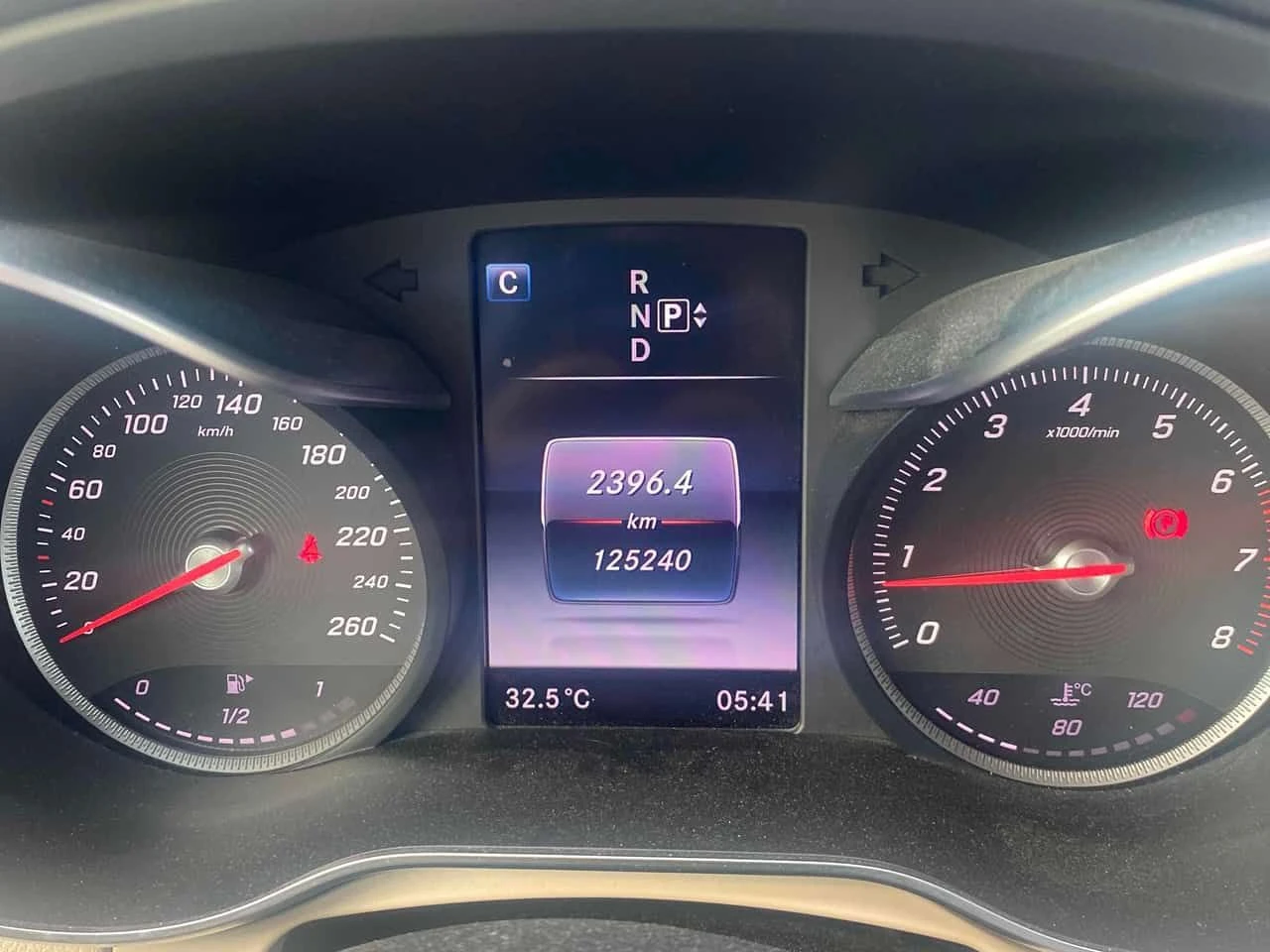 Mercedes-Benz C 300 4MATIC * ГЛАВНО ПРЕДСТАВИТЕЛСТВО НА MERCEDES* , снимка 8 - Автомобили и джипове - 55404210