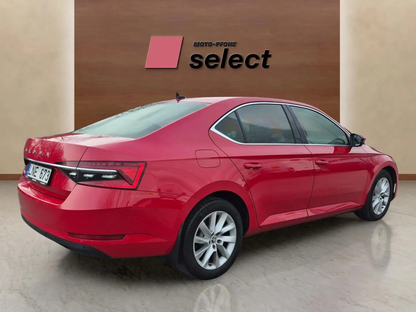 Skoda Superb 2.0 TDCi, снимка 5 - Автомобили и джипове - 55658500