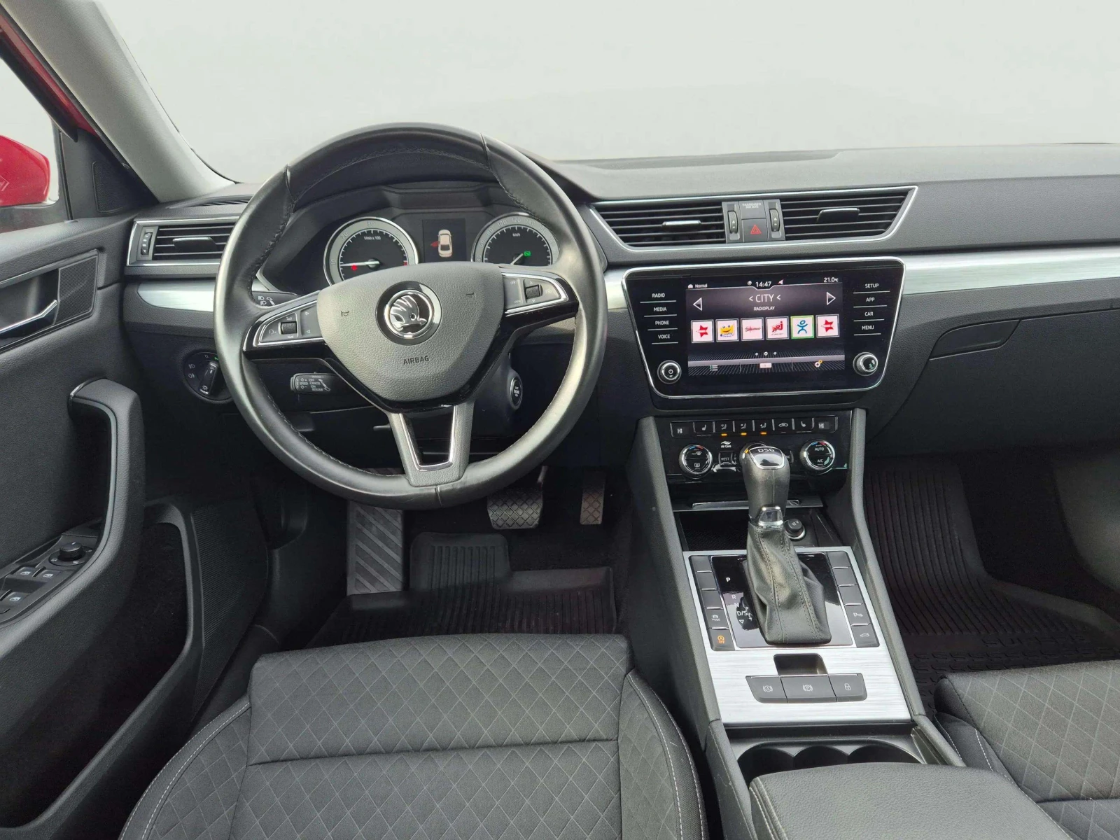 Skoda Superb 2.0 TDCi, снимка 11 - Автомобили и джипове - 55658500