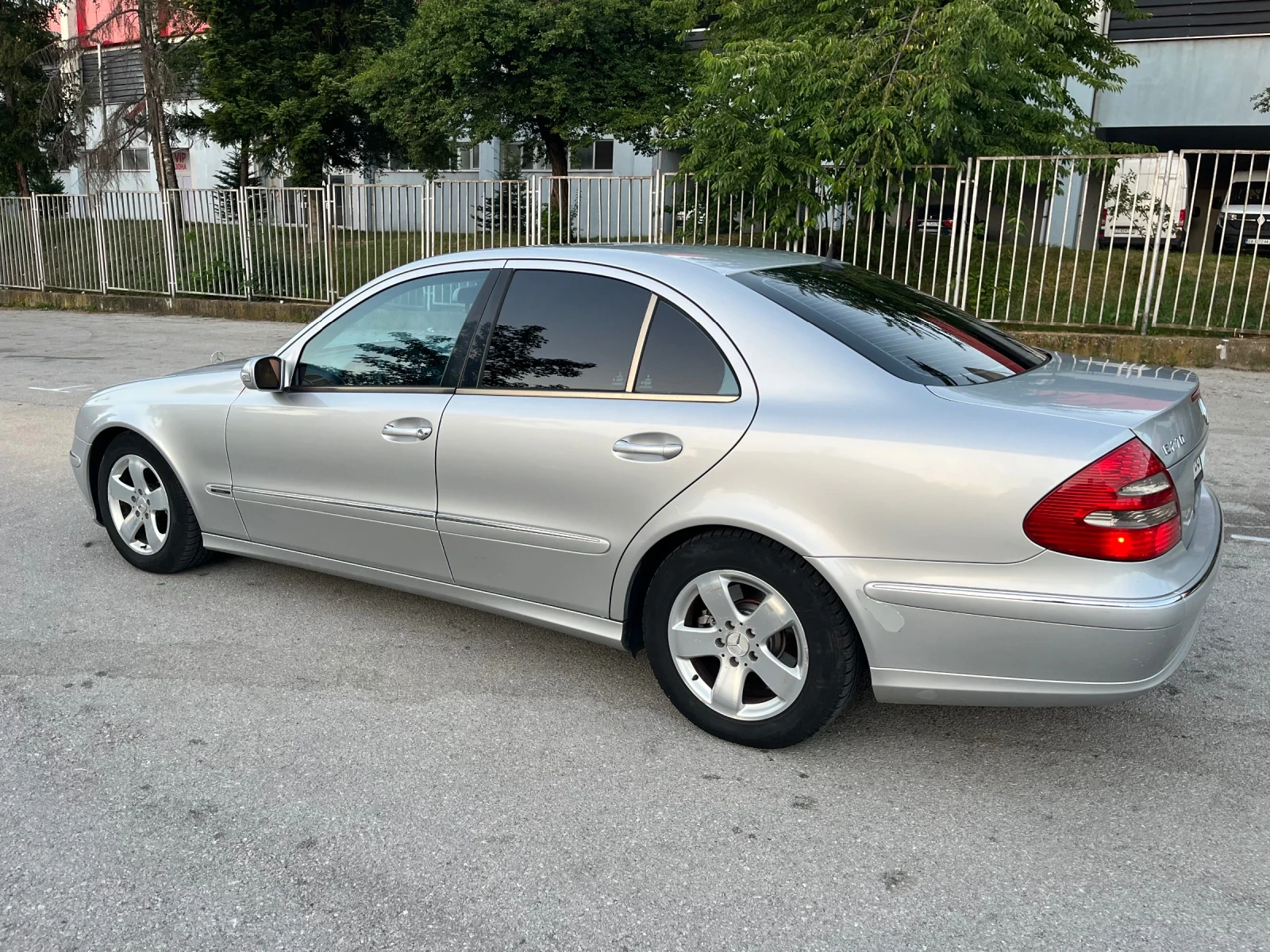 Mercedes-Benz E 270 270cdi, снимка 4 - Автомобили и джипове - 55747384