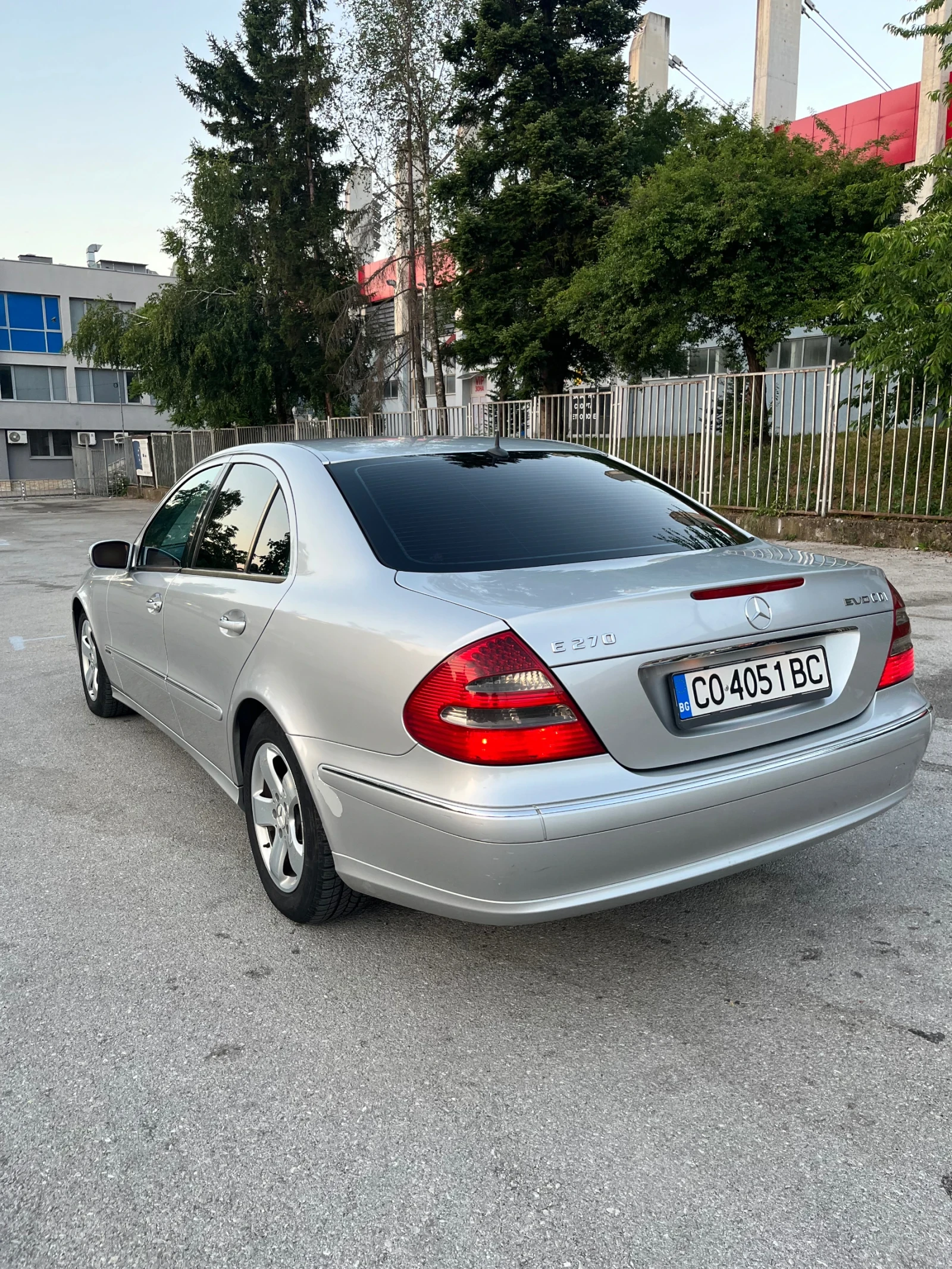 Mercedes-Benz E 270 270cdi, снимка 6 - Автомобили и джипове - 55747384