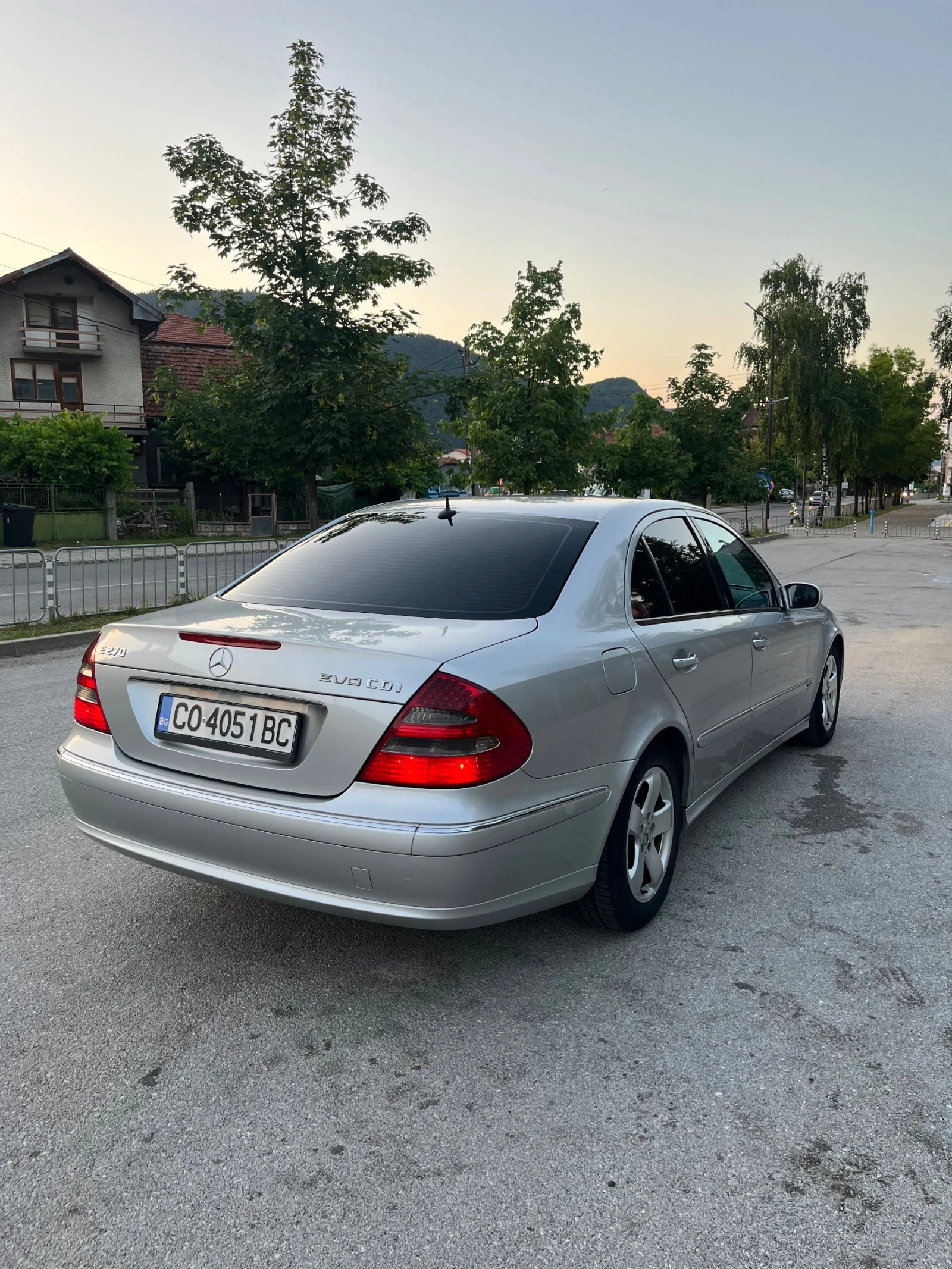 Mercedes-Benz E 270 270cdi, снимка 7 - Автомобили и джипове - 55747384