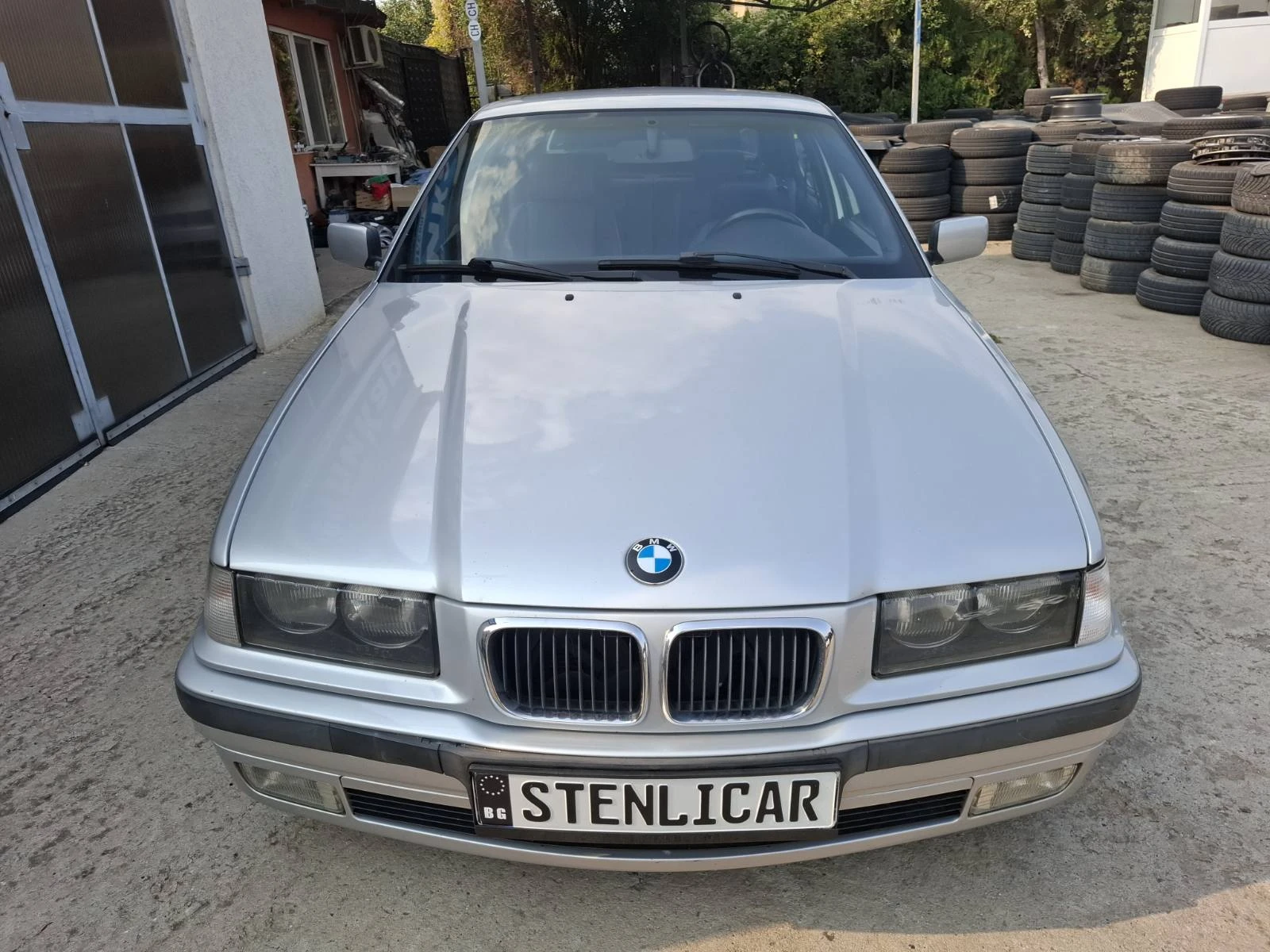 BMW 323 Sport Edition - M52B25 - A/C, снимка 4 - Автомобили и джипове - 55767732