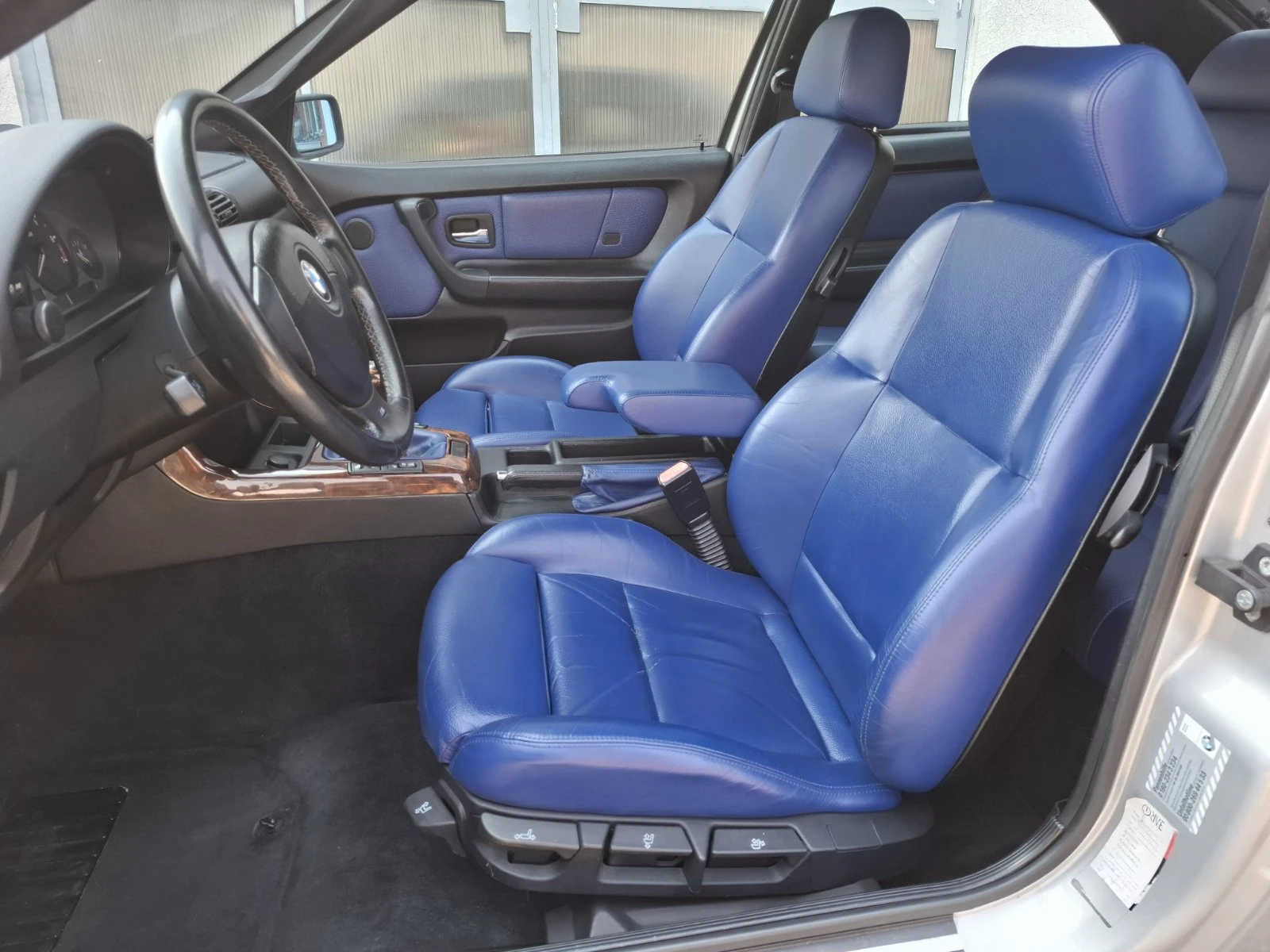 BMW 323 Sport Edition - M52B25 - A/C, снимка 10 - Автомобили и джипове - 55767732