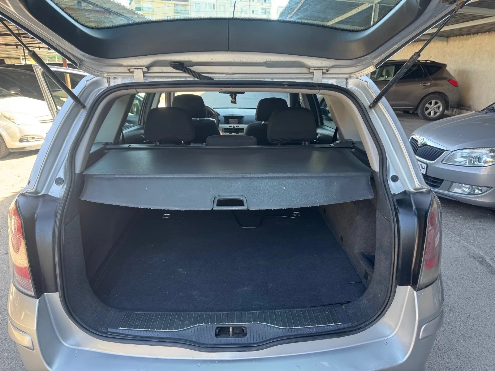 Opel Astra 1.7 CDTI , снимка 8 - Автомобили и джипове - 56595471
