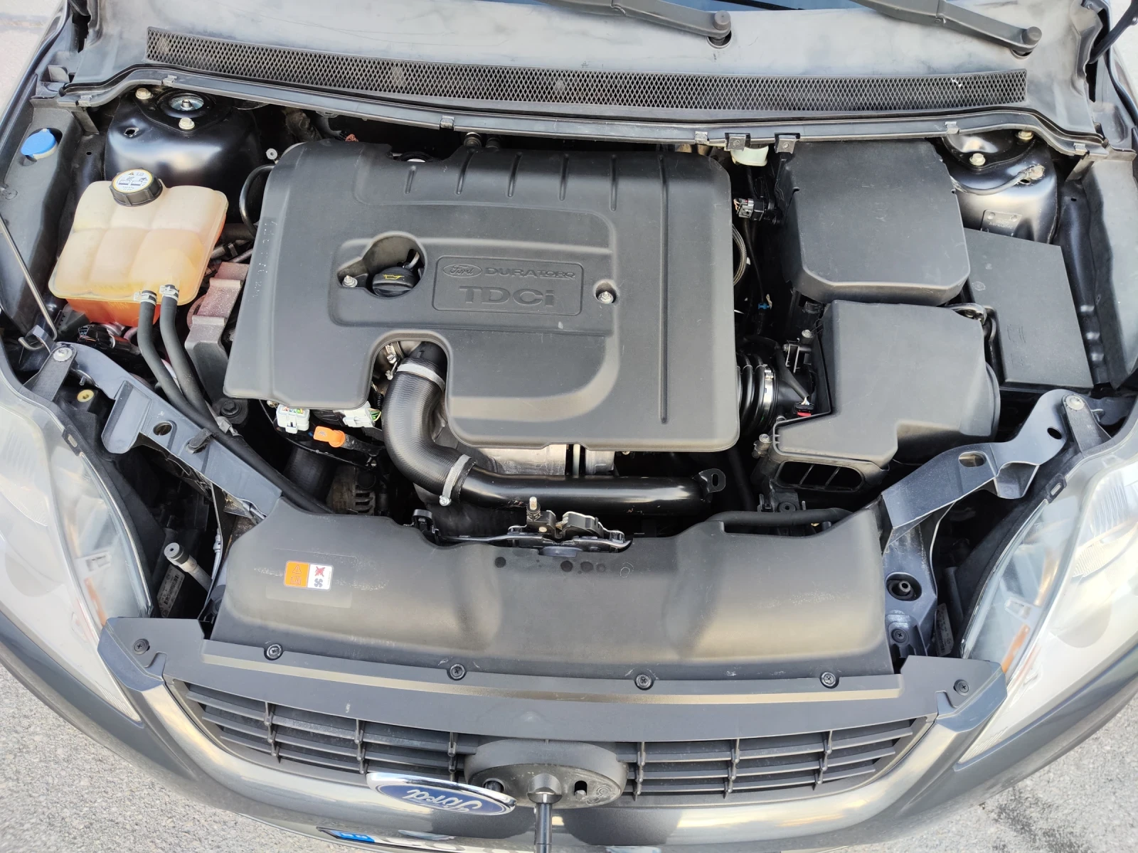 Ford Focus 1.6 TDCI, снимка 15 - Автомобили и джипове - 56645277