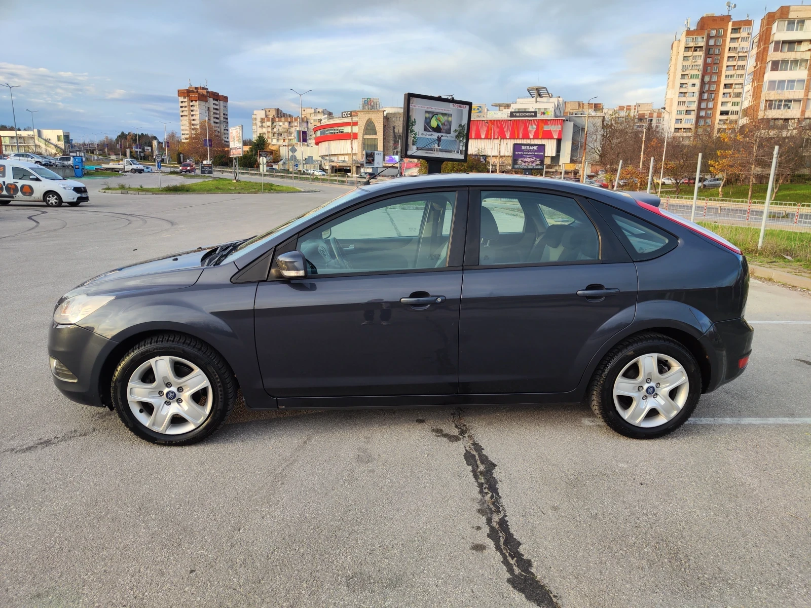 Ford Focus 1.6 TDCI, снимка 2 - Автомобили и джипове - 56645277