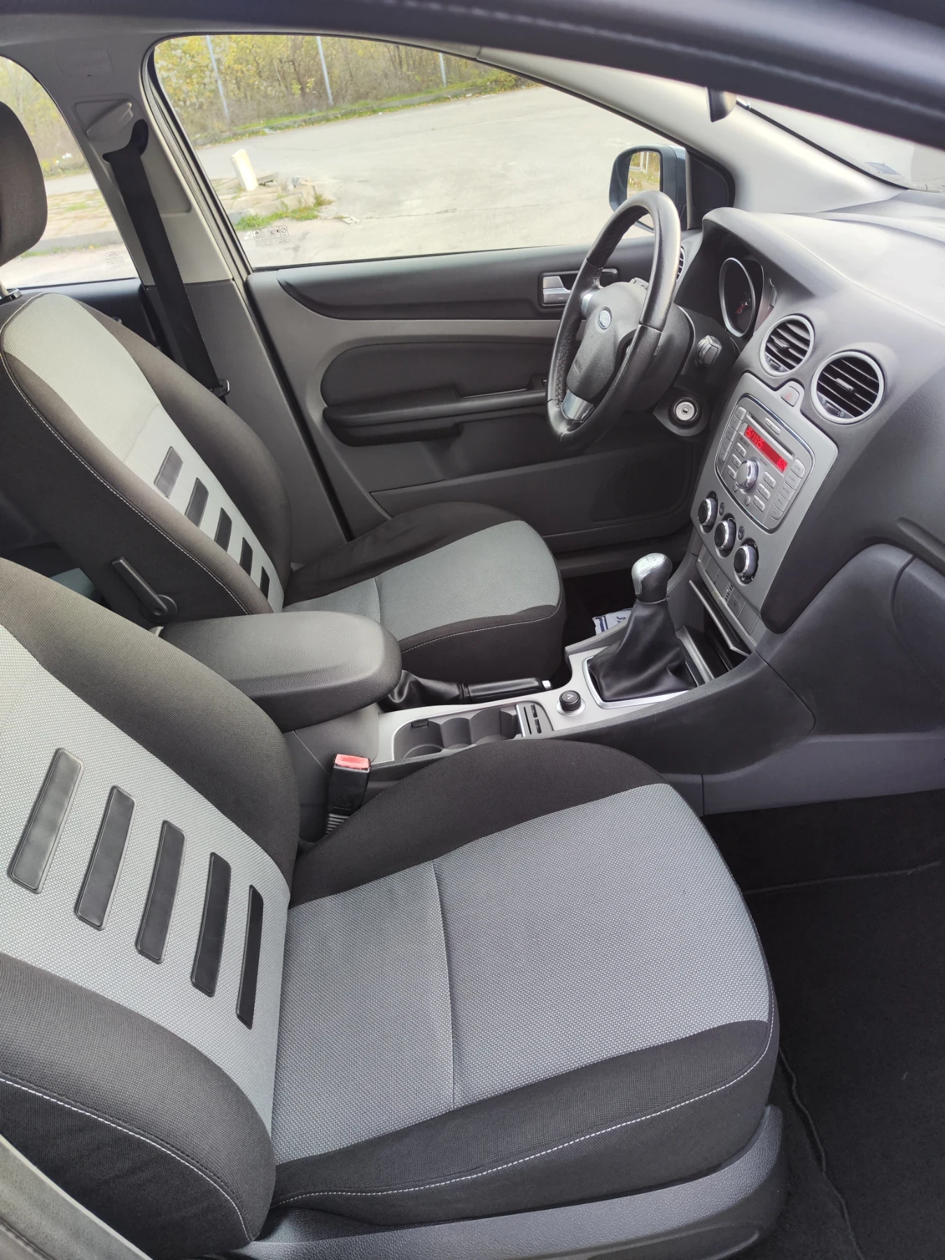 Ford Focus 1.6 TDCI, снимка 13 - Автомобили и джипове - 56645277