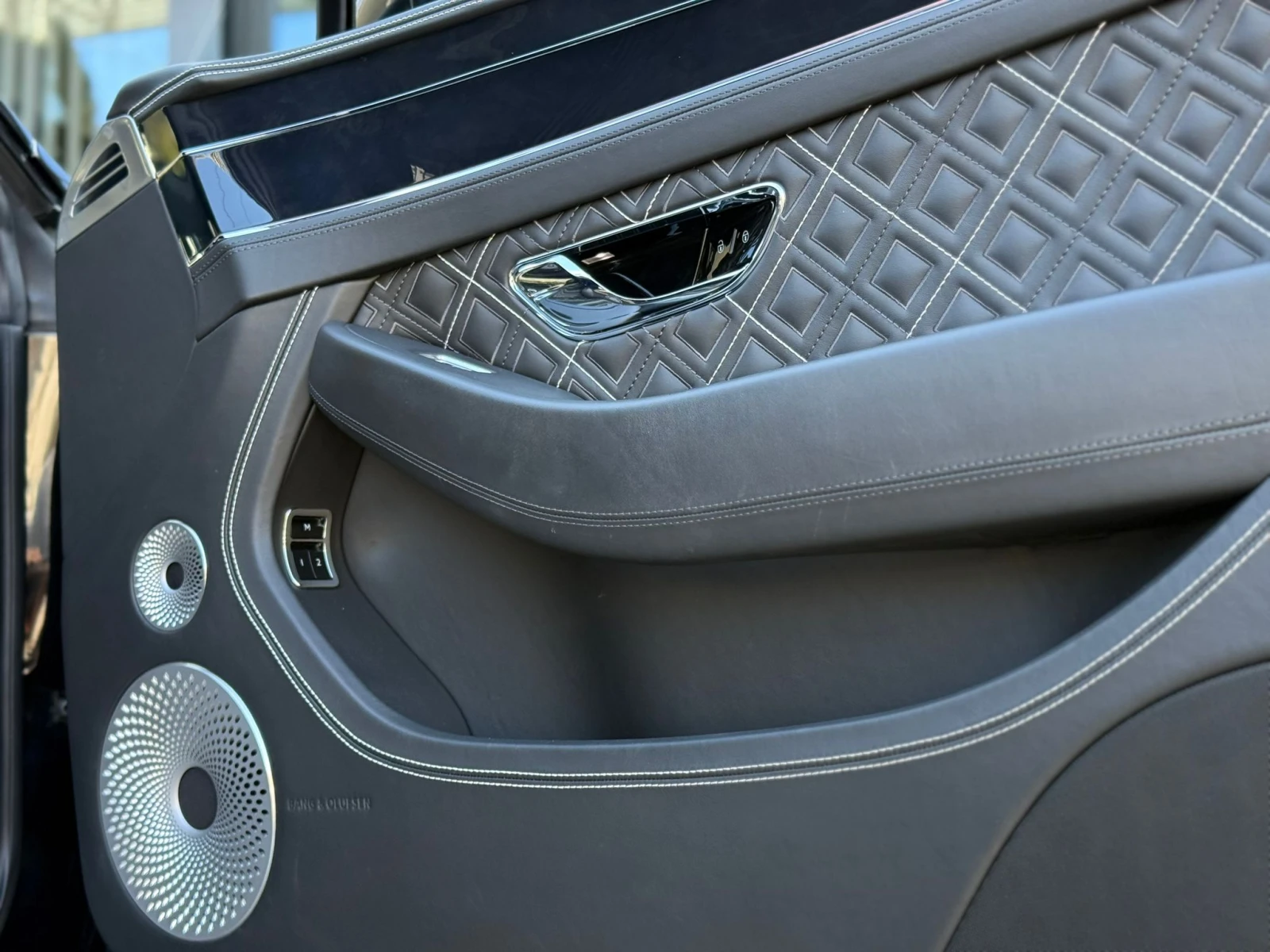 Bentley Continental gt FIRST EDITION/V12/B&O, снимка 15 - Автомобили и джипове - 56721529