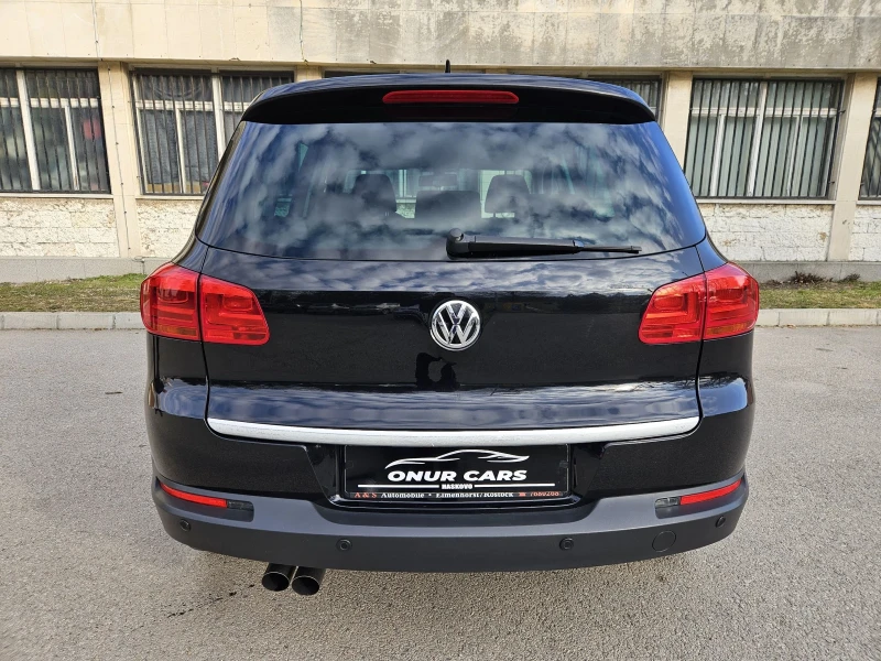 VW Tiguan 2.0 TDI /4x4/XENON/NAVI/176.000км/ТОП СЪСТОЯНИЕ , снимка 5 - Автомобили и джипове - 49424020