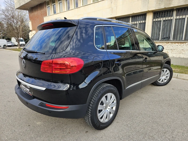 VW Tiguan 2.0 TDI /4x4/XENON/NAVI/176.000км/ТОП СЪСТОЯНИЕ , снимка 4 - Автомобили и джипове - 49424020