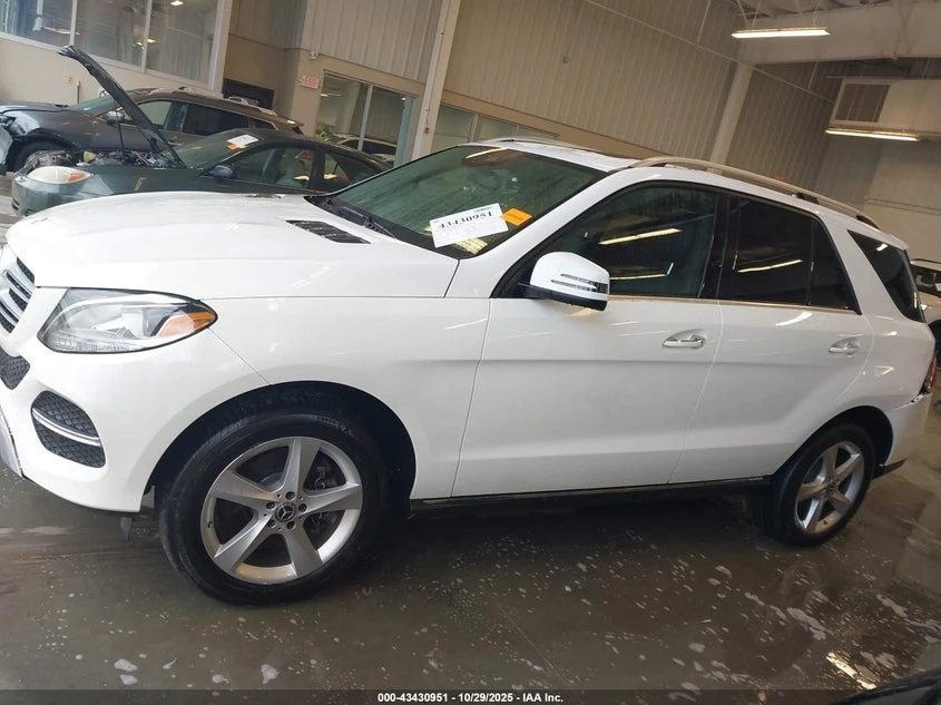 Mercedes-Benz GLE 400 4MATIC* harman/kardon* подгрев* 2-ключа* KEYLESS* , снимка 15 - Автомобили и джипове - 53834193