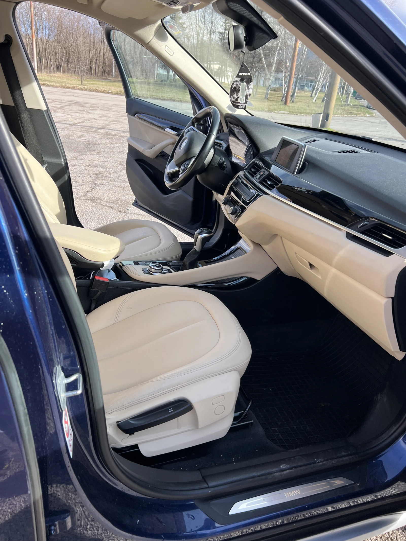 BMW X1 M sport/Auomatic/Led/2.0/Navi/TOP, снимка 11 - Автомобили и джипове - 54416149