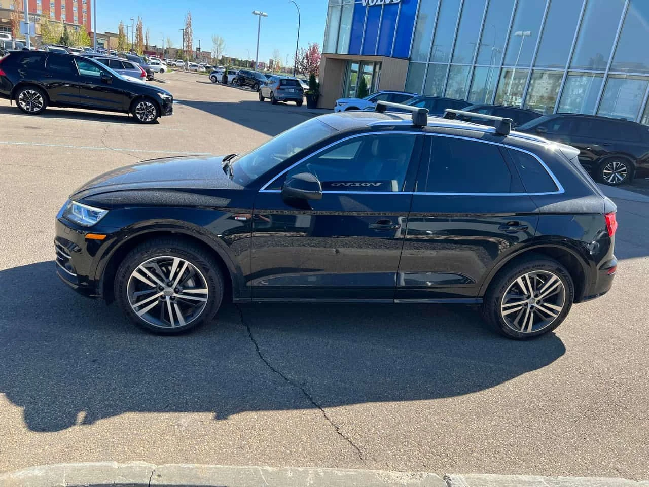 Audi Q5 Technik * АВТОКРЕДИТ * ДИСТРОНИК * ПАНОРАМА * 360, снимка 3 - Автомобили и джипове - 54635497