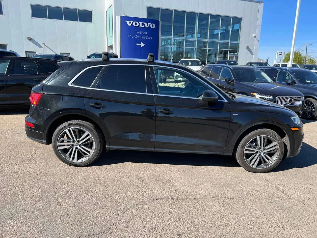 Audi Q5 Technik * АВТОКРЕДИТ * ДИСТРОНИК * ПАНОРАМА * 360, снимка 4 - Автомобили и джипове - 54635497