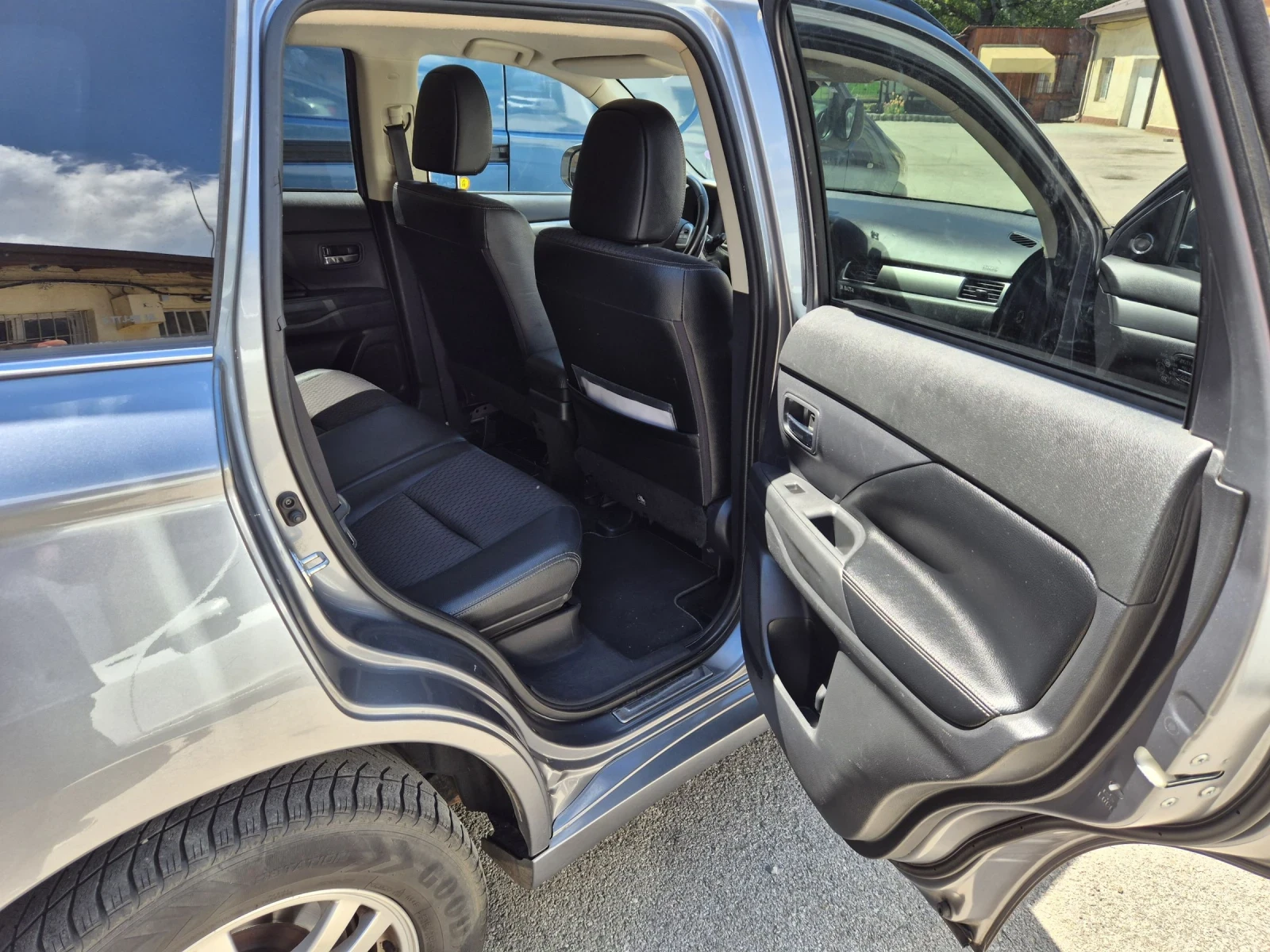 Mitsubishi Outlander, снимка 8 - Автомобили и джипове - 54692119