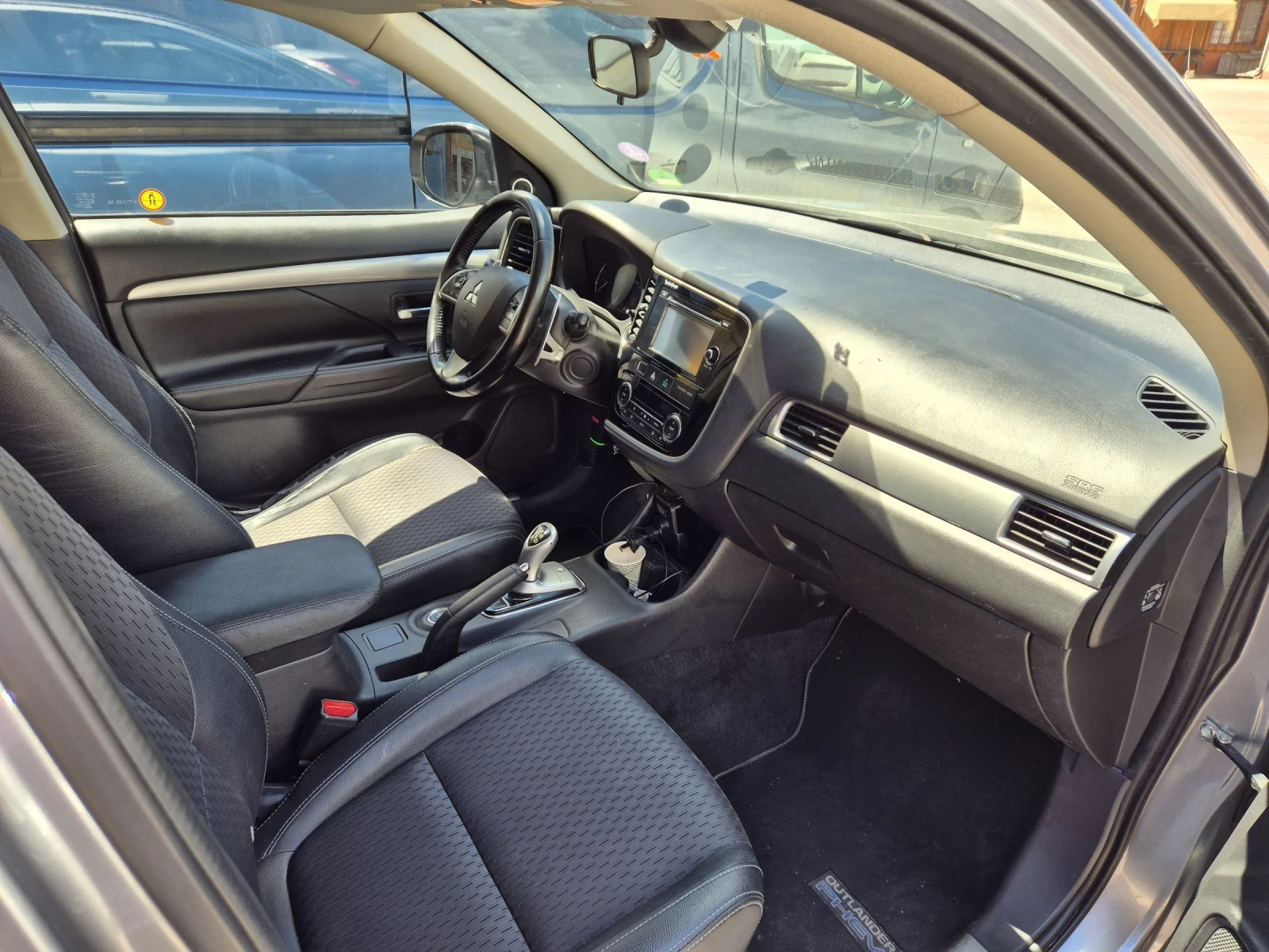 Mitsubishi Outlander, снимка 7 - Автомобили и джипове - 54692119