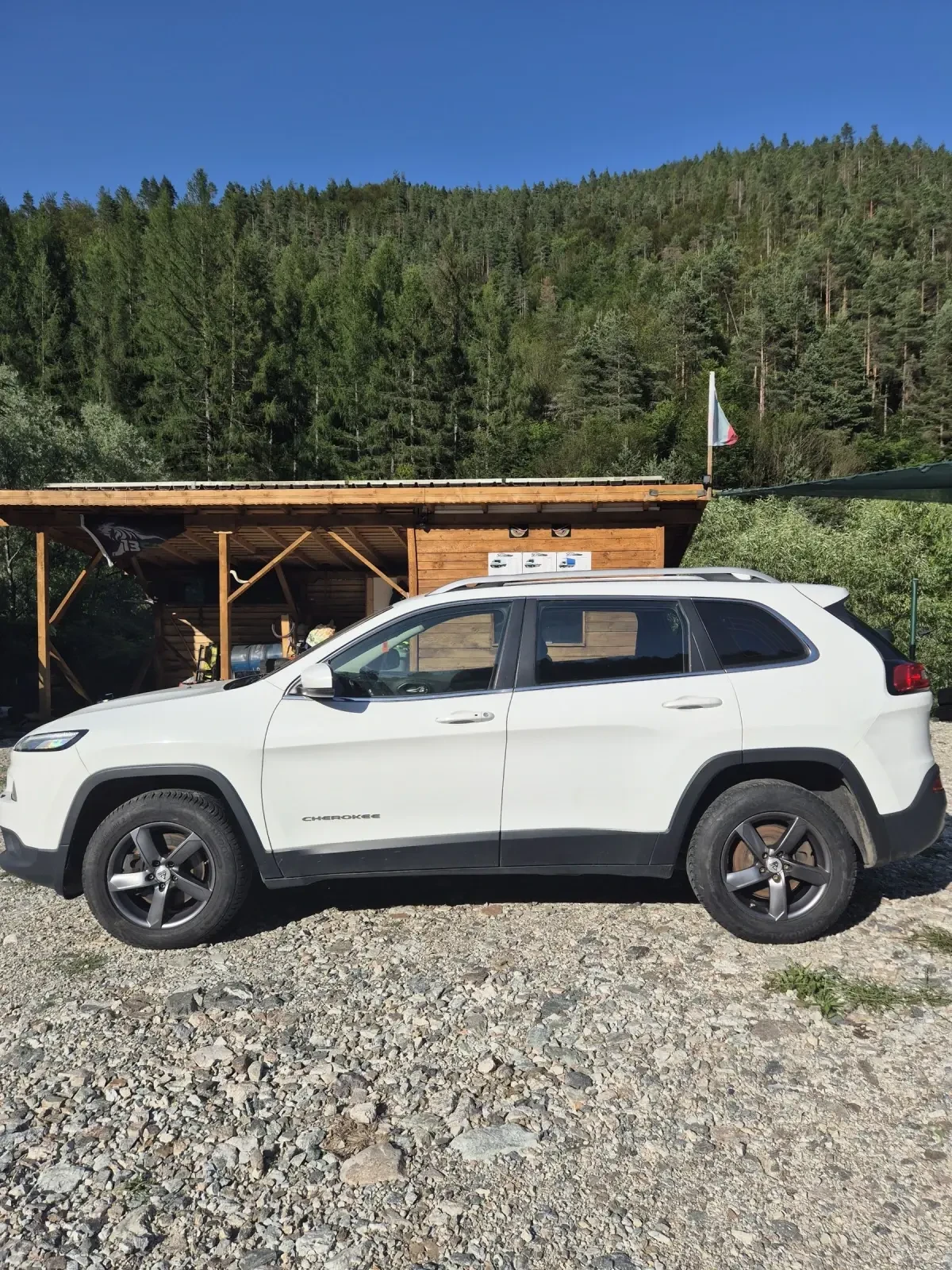 Jeep Cherokee, снимка 4 - Автомобили и джипове - 55102622