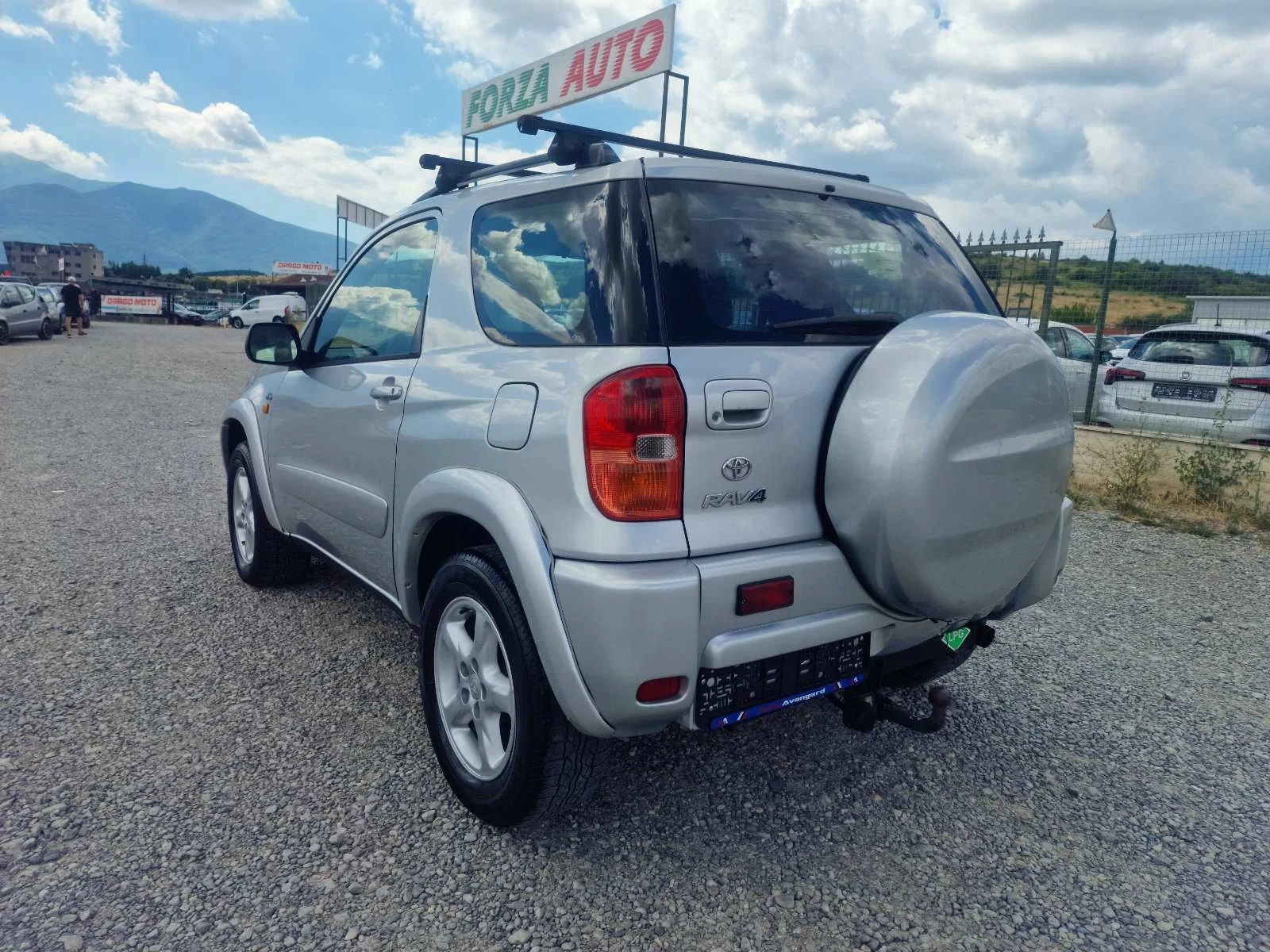 Toyota Rav4 2.0 D4D Дизел ГАЗ , снимка 3 - Автомобили и джипове - 55284819