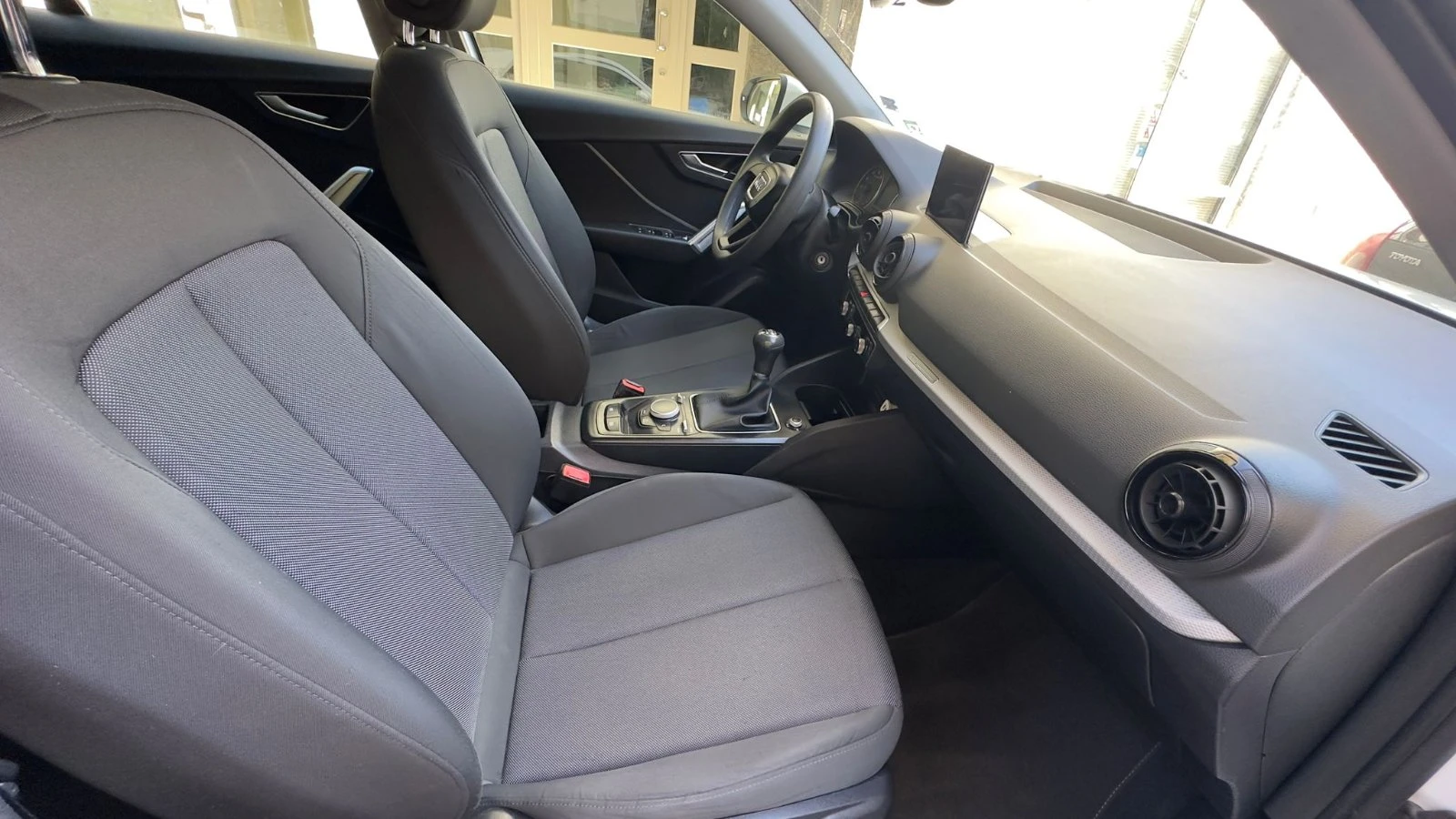 Audi Q2 TFSI, снимка 10 - Автомобили и джипове - 55779495