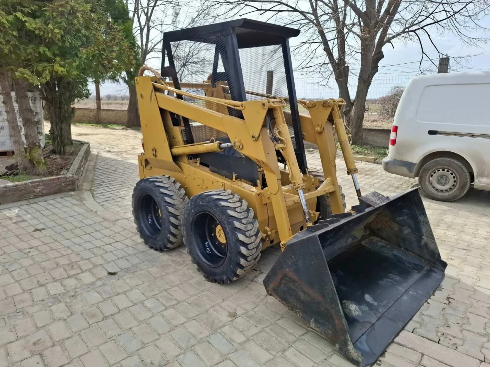 Мини челни товарачи Bobcat 2 тон - изображение 2
