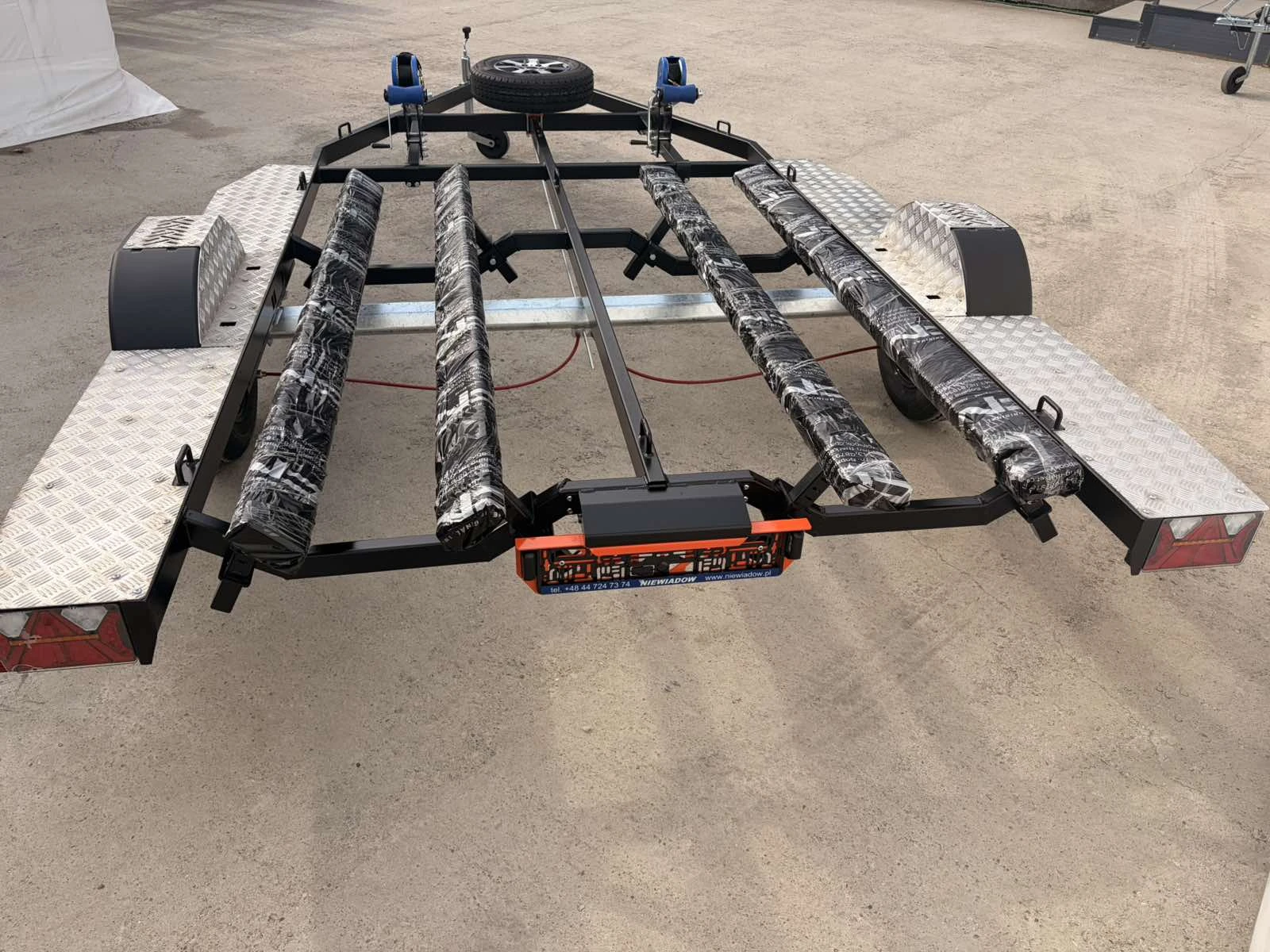 За автомобил Други NIEWIADOW за 2 джета P752HS Black - до 1300 kg, снимка 3 - Ремаркета - 53709724