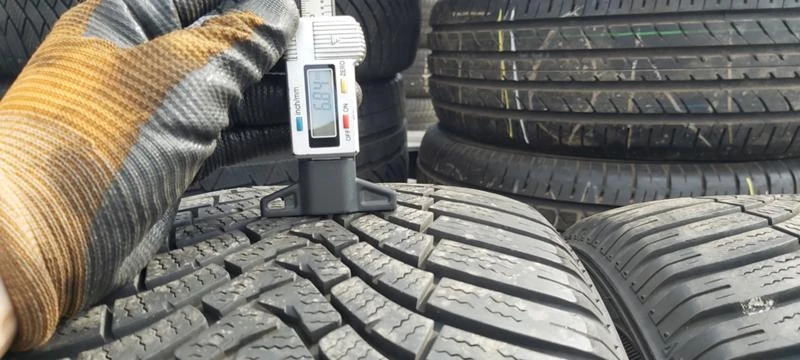 Гуми Зимни 245/50R18, снимка 4 - Гуми и джанти - 30918788