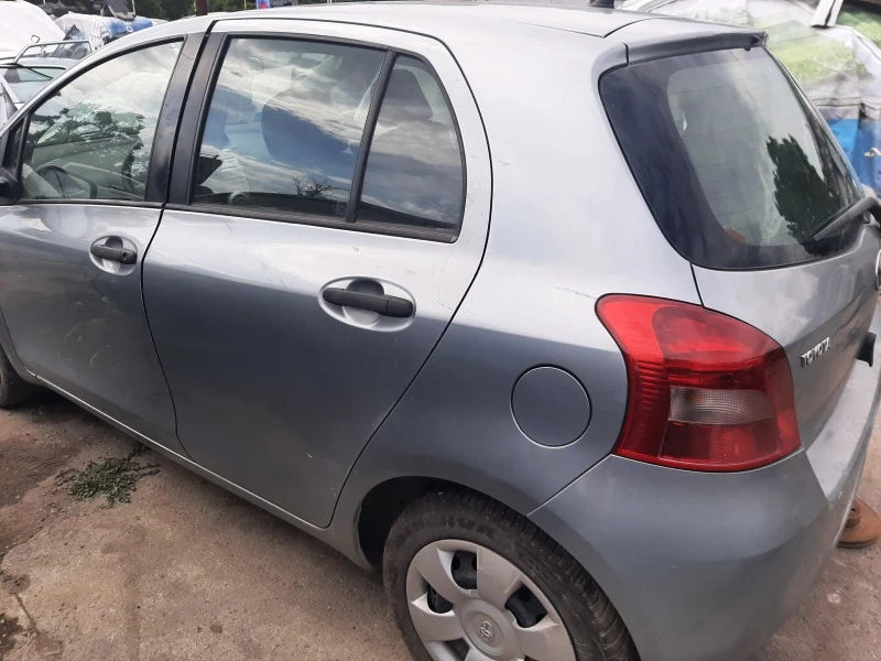 Toyota Yaris 1.0i тип 1 KR FE, снимка 2 - Автомобили и джипове - 40898585