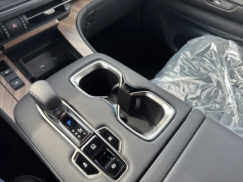 Lexus LM 350h* LUXURY* 4SEATS* FIRSTCLASS* TV* 360* KEYLESS, снимка 11 - Автомобили и джипове - 50524615