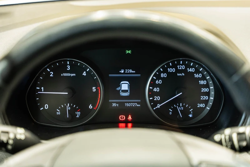 Hyundai I30 1.6 CRDi, снимка 17 - Автомобили и джипове - 51505692