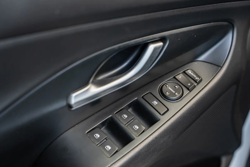 Hyundai I30 1.6 CRDi, снимка 9 - Автомобили и джипове - 51505692