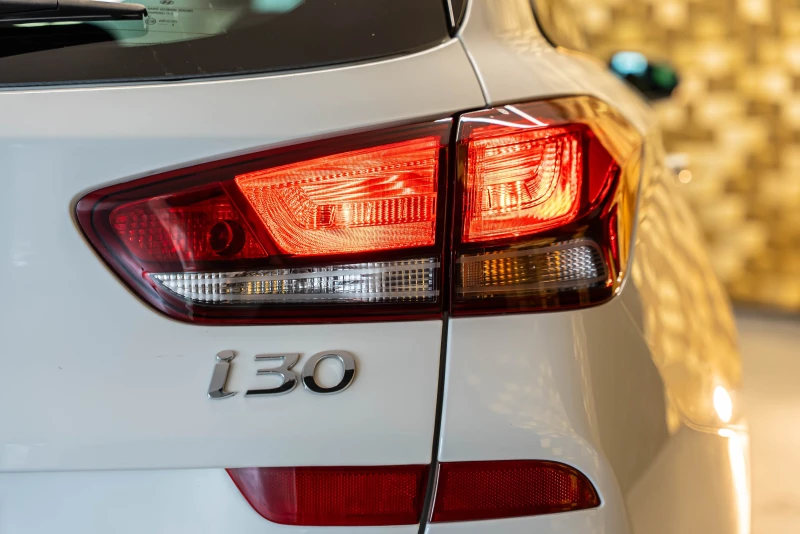 Hyundai I30 1.6 CRDi, снимка 4 - Автомобили и джипове - 51505692