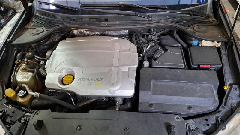 Renault Laguna III, снимка 6 - Автомобили и джипове - 52381077