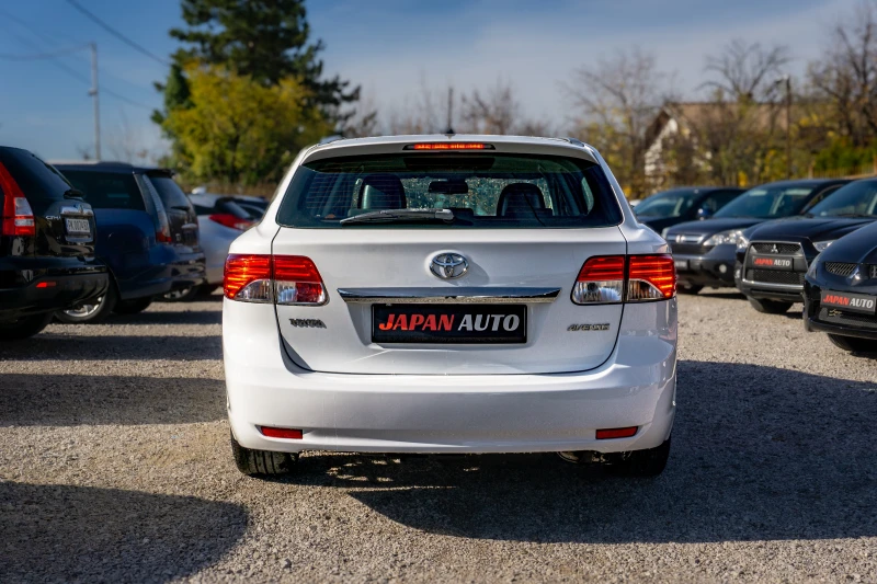 Toyota Avensis 1.8 VVT-i Facelift | С ГАРАНЦИЯ | КАМЕРА | ПОДГРЕВ, снимка 4 - Автомобили и джипове - 52391457