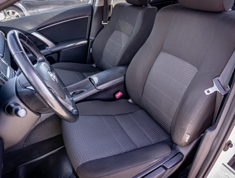 Toyota Avensis 1.8 VVT-i Facelift | С ГАРАНЦИЯ | КАМЕРА | ПОДГРЕВ, снимка 14 - Автомобили и джипове - 52391457