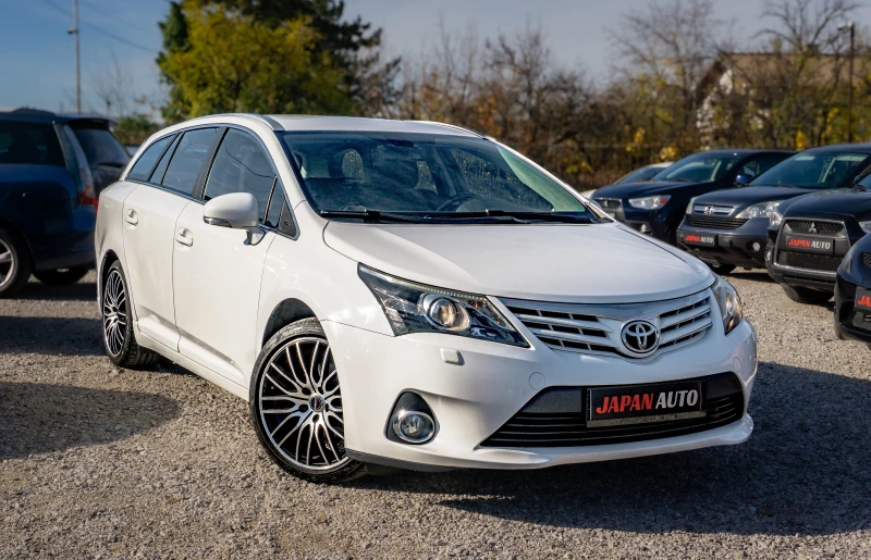 Toyota Avensis 1.8 VVT-i Facelift | С ГАРАНЦИЯ | КАМЕРА | ПОДГРЕВ, снимка 2 - Автомобили и джипове - 52391457