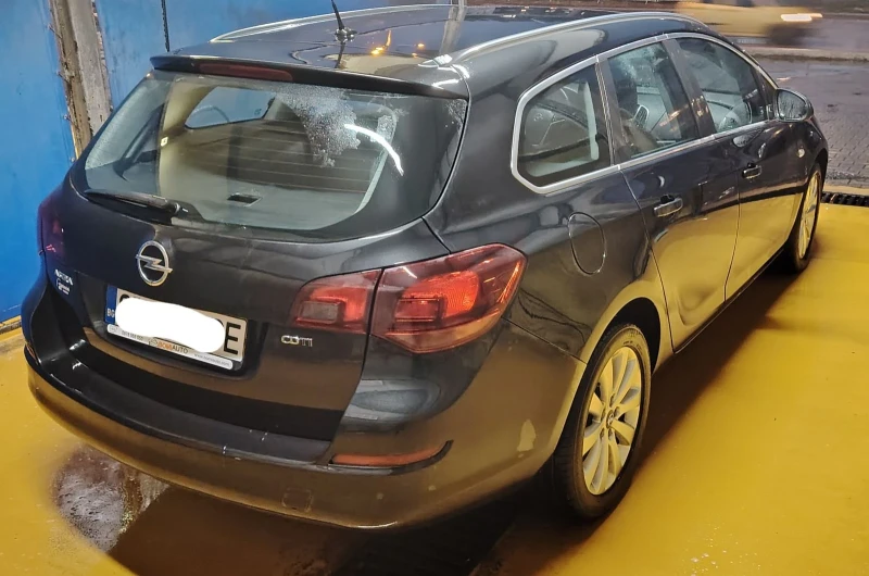 Opel Astra 2012 125hp, снимка 2 - Автомобили и джипове - 52484078