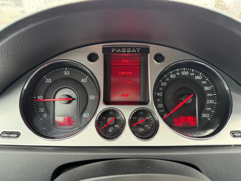 VW Passat 2.0TDI-140PS-4X4-HIGHLINE, снимка 13 - Автомобили и джипове - 52486019