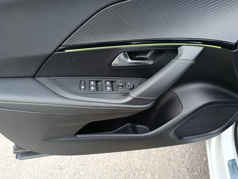 Peugeot 2008 GT 130kc. -Гаранция, снимка 12 - Автомобили и джипове - 52554181