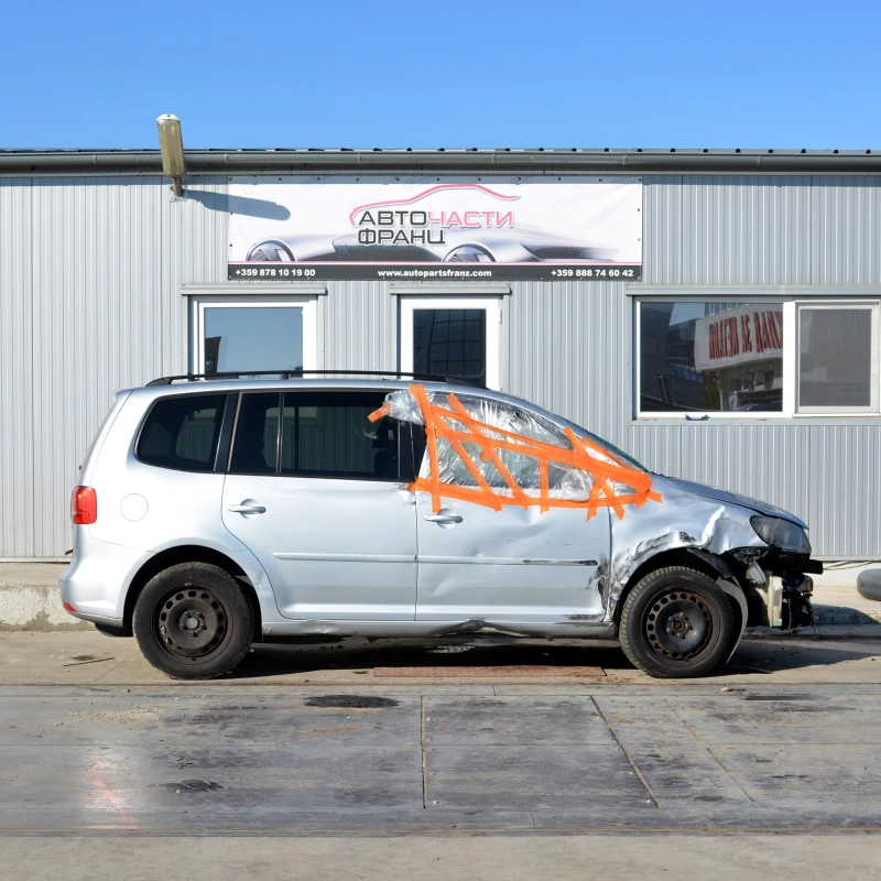VW Touran 1.4 TSI, снимка 2 - Автомобили и джипове - 52686410