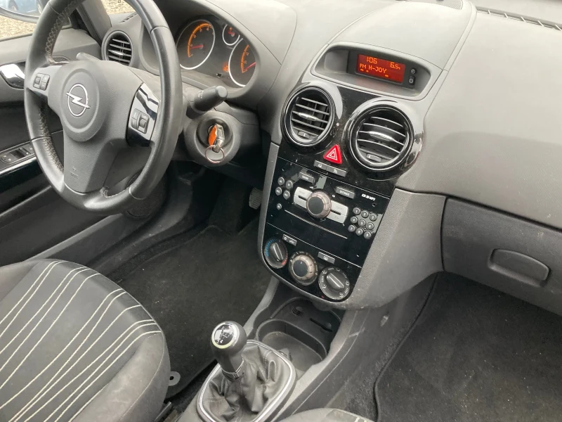 Opel Corsa 1.2 KLIMA, снимка 6 - Автомобили и джипове - 52873153