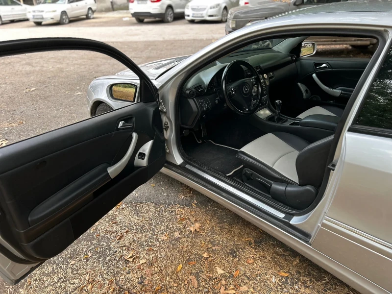 Mercedes-Benz C 220 cdi Sport Coupe, снимка 7 - Автомобили и джипове - 53222274