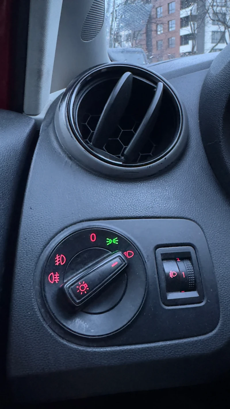 Seat Ibiza, снимка 14 - Автомобили и джипове - 53274639