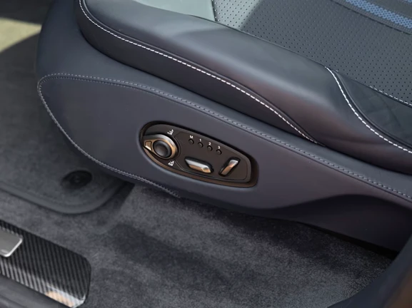 Aston Martin DBX 707 = Black Pack = Гаранция - изображение 8