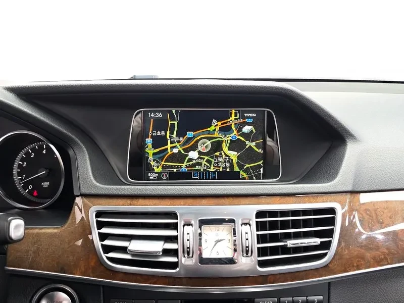 Mercedes-Benz E 200 W212 E300 Elegance, снимка 14 - Автомобили и джипове - 55110631