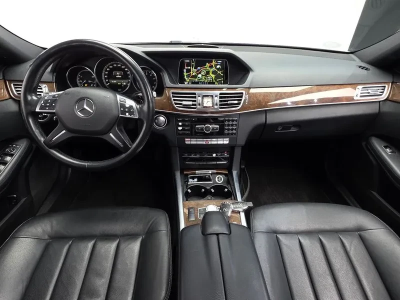 Mercedes-Benz E 200 W212 E300 Elegance, снимка 7 - Автомобили и джипове - 55110631