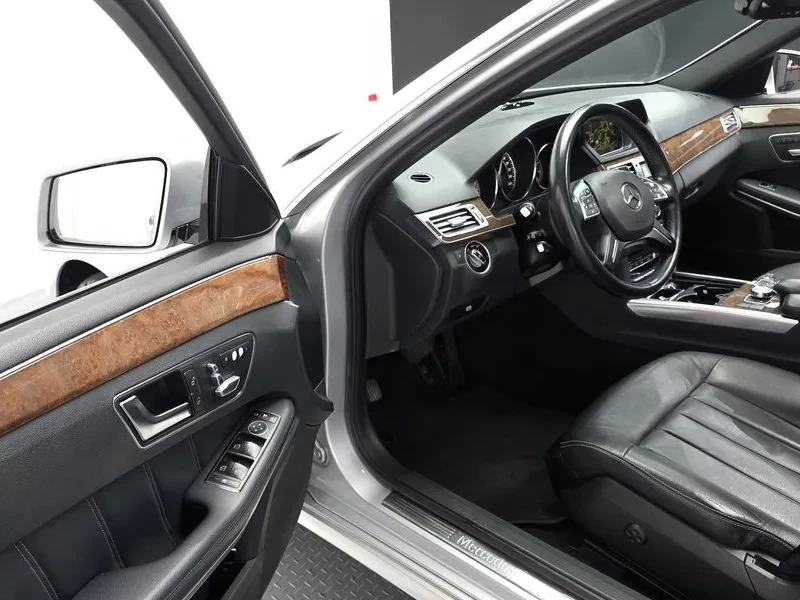 Mercedes-Benz E 200 W212 E300 Elegance, снимка 11 - Автомобили и джипове - 55110631