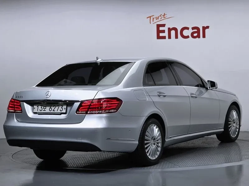 Mercedes-Benz E 200 W212 E300 Elegance, снимка 2 - Автомобили и джипове - 55110631